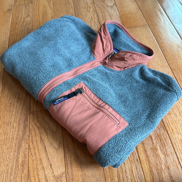 Women’s Patagonia Jacket - Picture 2 of 10